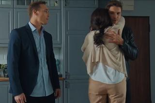 M jak miłość, odc. 1676: Marcin (Mikołaj Roznerski), Olek (Maurycy Popiel), Aleksandra (Małgorzata Pieczyńska)