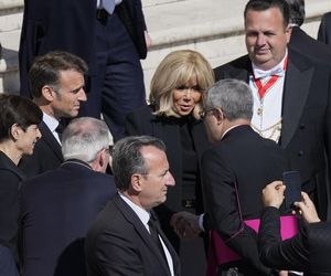 Gafy polityków na pogrzebie papieża Franciszka! Telefony i stroje