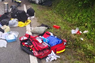 Autokar z dziećmi wylądował w rowie! Sześć osób rannych, droga zablokowana