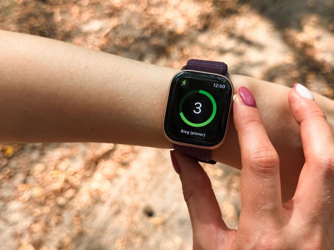 Przez kilka miesięcy ćwiczyłam z zegarkiem Apple Watch Series 10. To prawdziwy trener osobisty i koordynator zdrowia w jednym urządzeniu