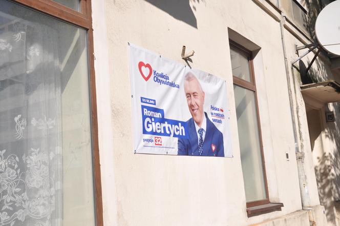 Kampania wyborcza w Kielcach. W śródmieściu najwięcej plakatów kandydatów do Sejmu i Senatu