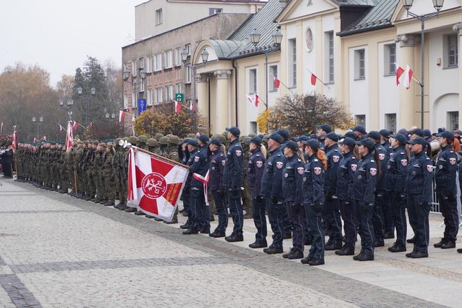 Tak białostoczanie uczcili Narodowe Święto Niepodległości 2024 w Białymstoku [ZDJĘCIA]