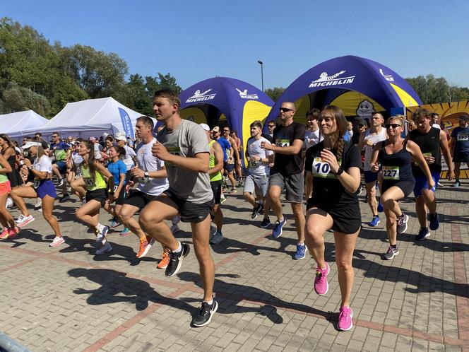 Kilometry Pomocy Michelin 2024. Sportowe emocje na plaży miejskiej w Olsztynie. Zobacz zdjęcia!