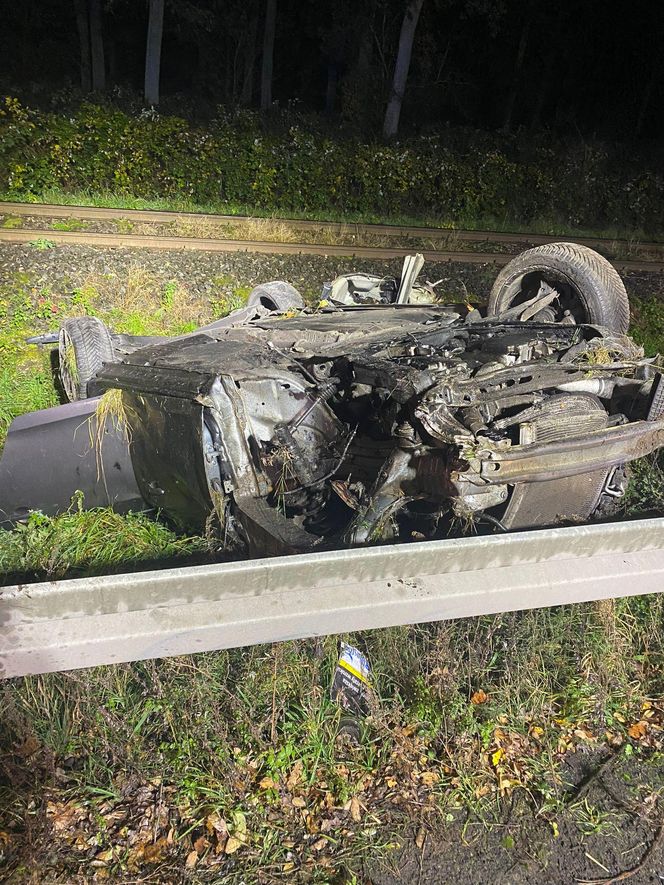 Jedna osoba w szpitalu po dachowaniu przez sarnę. Wypadek koło Garzyna