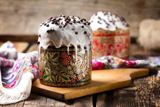 Kulicz paschalny (kulich, куліч, кулич): przepis na rosyjską babkę wielkanocną