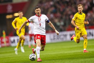 Robert Lewandowski nie wytrwał do końca meczu z Litwą. Wiadomo, co ze zdrowiem kapitana reprezentacji Polski