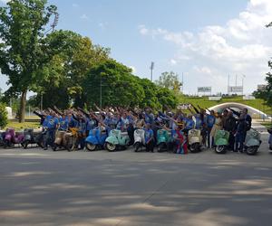 Osy kręciły kółka na stadionie żużlowym w Lesznie. Ogólnopolski zlot skuterów Osa Osieczna-Leszno 