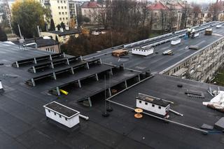 Panele słoneczne na szkole