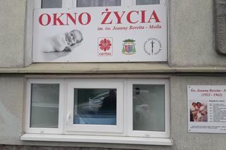 Malutka dziewczynka w oknie życia! Dziecko trafiło do szpitala w Koszalinie