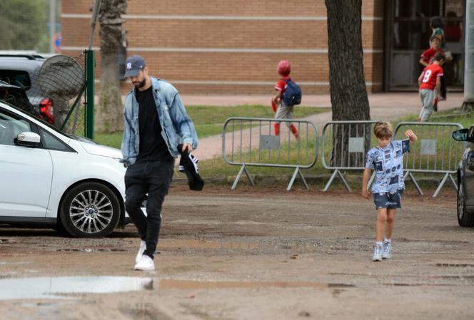Shakira i Pique na meczu syna