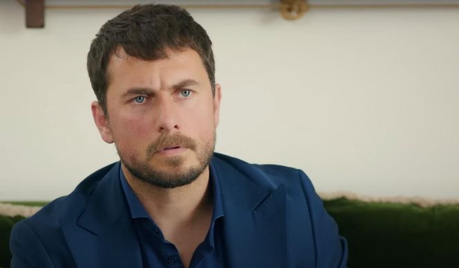 Ege śledzi Melis i dla zmyłki proponuje jej natychmiastowy ślub.