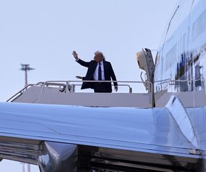 Trump wsiadł do samolotu natychmiast po pogrzebie papieża