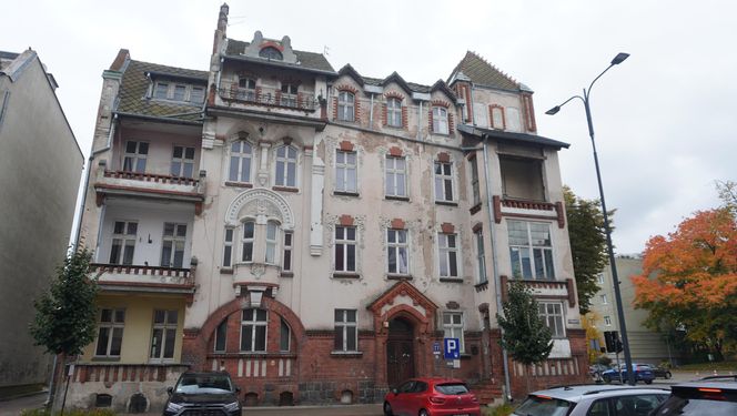 Zabytkowa kamienica w Olsztynie na sprzedaż. To największy pustostan w centrum miasta