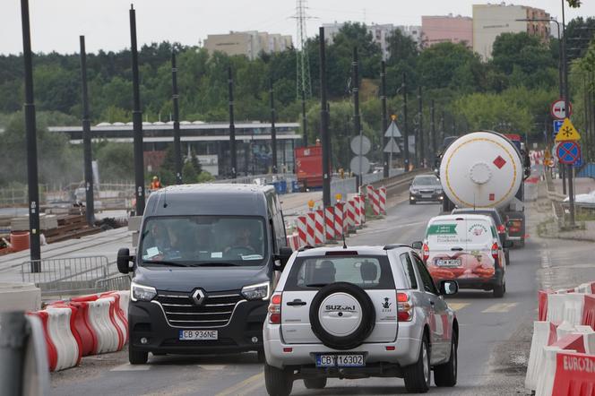 Nad Brdą w Bydgoszczy powstają nowe mosty. Zaglądamy na plac budowy [ZDJĘCIA]