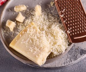 Czym zastąpić parmezan? 7 niedrogich i najlepszych zamienników