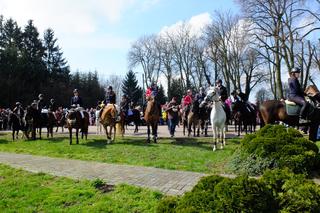 Przyjechali konno ze święconkami 