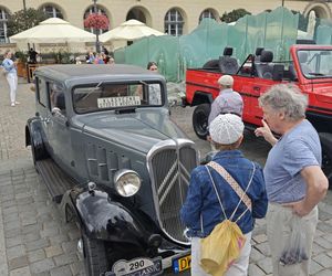 Parada zabytkowych samochodów