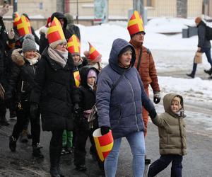 Orszak Świętego Mikołaja 2023 przeszedł przez Lublin. Było śnieżnie i radośnie! 