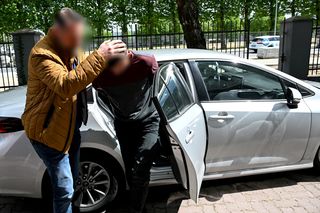 2,5 letnia dziewczynka zmarła w wyniku poparzeń i skrajnego odwodnienia. Rodzice zastępczy usłyszeli zarzuty