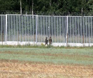 Padły niekontrolowane strzały. Dwaj żołnierze ranni podczas przekazywania broni 