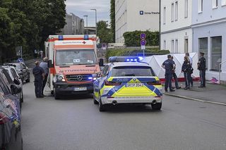 Niemcy. Mężczyzna wjechał w grupę ludzi. Wśród poszkodowanych jest 5-latka