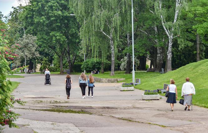 Plac przed operą zmieni swoje oblicze. Są już pierwsze wizualizacje [ZDJĘCIA]