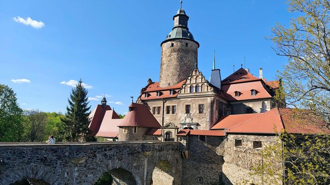 Najbardziej tajemniczy zamek w Polsce. Ta studnia kryje makabryczną legendę