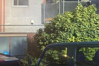 Toruń. Pożar bloku przy ul. Lubickiej. Dwie osoby wyskoczyły z okna [ZDJĘCIA]