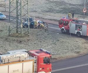 Wypadek w Katowicach. Na ul. Bażantów czołowo zderzyły się dwa samochody