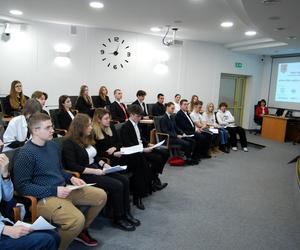 Zobacz młodych uczestników debaty o bezpieczeństwie w mieście Siedlce z I LO im. B. Prusa