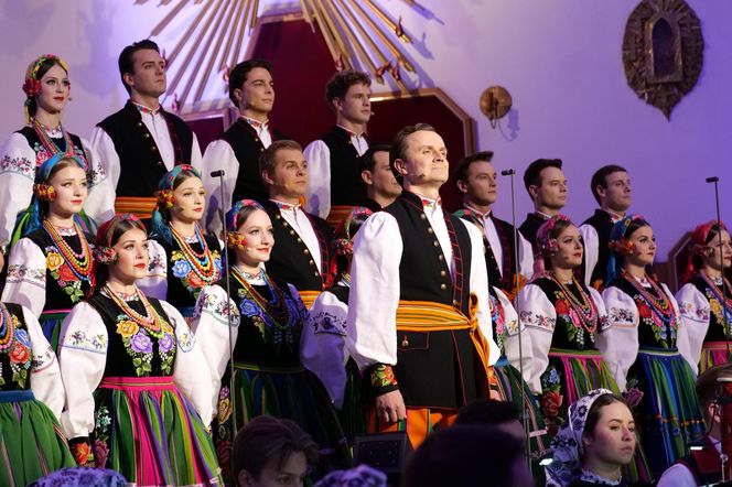 Występ zespołu Mazowsze w Starachowicach