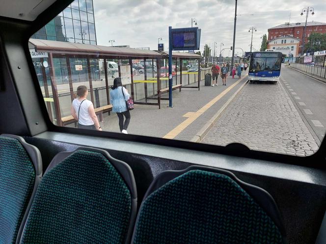 Byliśmy na przejażdżce elektrycznym autobusem po Bydgoszczy. Furorę robi jeden drobiazg 