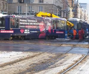 Seria stłuczek i awarii we Wrocławiu. Trudny dzień dla pasażerów MPK. Co będzie przy większych mrozach? 