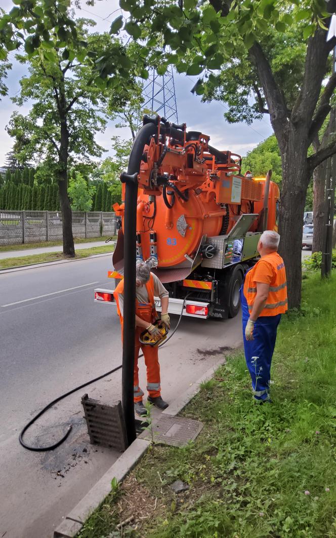 Uchronić Łódź przed zalaniem! Służby ZWiK wykorzystują różne rozwiązania [ZDJĘCIA]