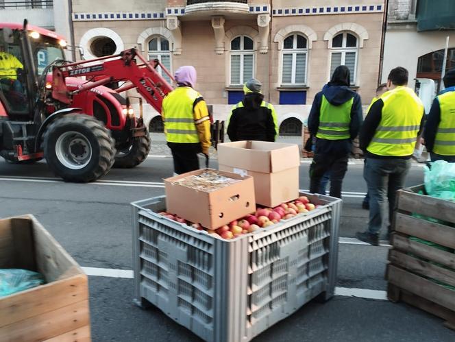 Protest rolników w Katowicach. Zablokowali centrum miasta