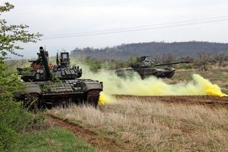 Serbia ćwiczy z Chinami. UE wyraża zaniepokojenie