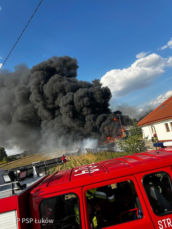 Pożar bazy transportowej w miejscowości Ławki w gminie Łuków