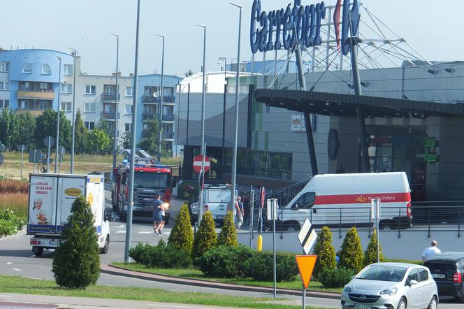 Białystok. Straż pożarna przed galerią handlową [FOTO]