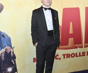 Premiera LARP. Miłość, trolle i inne questy: Pawł Deląg z partnerką