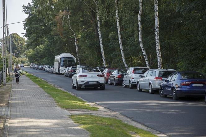 "Ślub wezmą teraz w niebie". Pogrzeb ofiar wypadku w Świecy