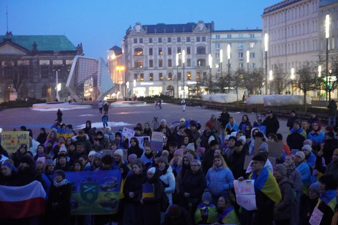 Manifestacja w trzecią rocznicę wybuchu wojny w Ukrainie