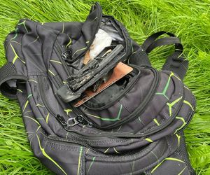 Wybuch w szkole! Telefon eksplodował w plecaku ucznia.