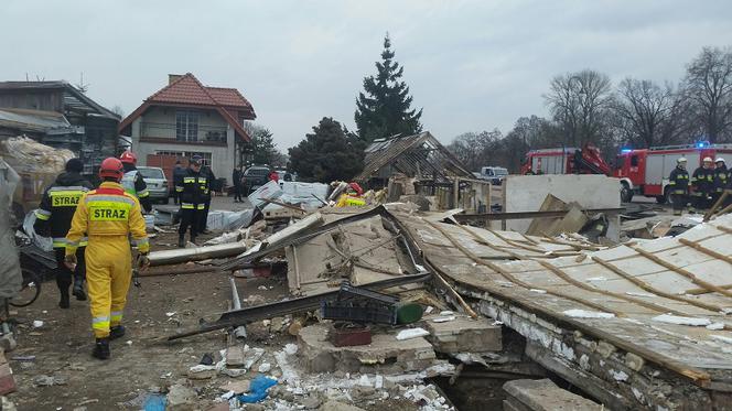 Suwałki. Wybuch gazu w nielegalnej bimbrowni. Pod gruzami były 3 osoby