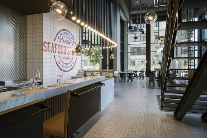 Seafood Station Restaurant & Oyster Bar w Warszawie projektu pracowni Sikora Wnętrza