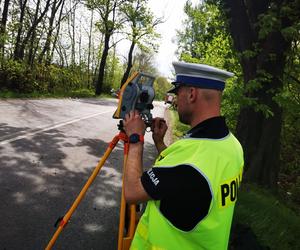 Koszmarny wypadek w Wyrach. Zginął młody kierowca