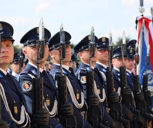 Pogrzeb policjanta, który zmarł po interwencji. Polska Policja pożegnała asp. sztab. Bogdana Orzeszka