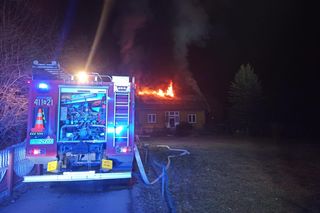 Brzozów. Tragiczny pożar drewnianego domu. W środku strażacy znaleźli ludzkie ciała