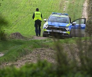 Służby pracują w Choinach w pow. świdnickim. Znaleziono tam szczątki rakiety