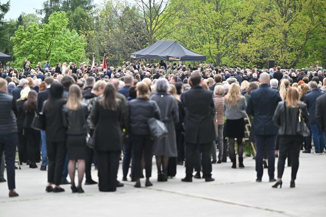 Pogrzeb lekarza, zamordowanego w Szpitalu Uniwersyteckim. Ceremonia o charakterze państwowym