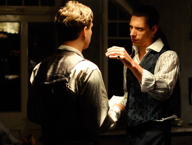 Bodo odc. 2. Eugeniusz Bodo (Antoni Królikowski), Karol Hanusz (Eryk Kulm)